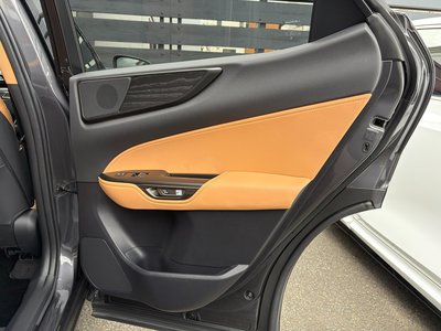 صورة مصغرة 37 لـ 2022 Lexus NX