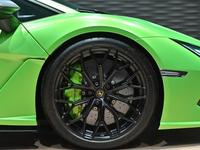 2025 Lamborghini REVUELTO — миниатюра 30