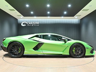 LAMBORGHINI REVUELTO - 10