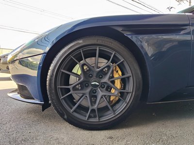 ASTON MARTIN DB11 - 2