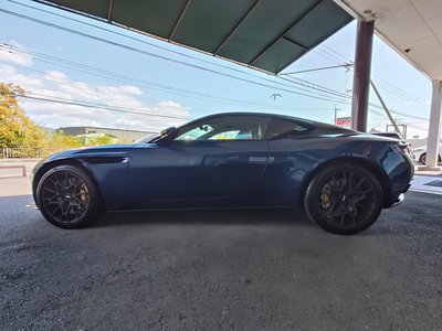 ASTON MARTIN DB11 - 10