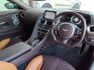 ASTON MARTIN DB11 - 3