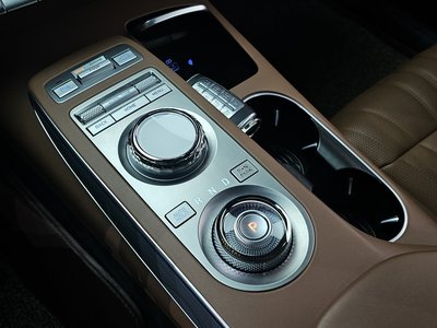 صورة مصغرة 12 لـ 2024 Genesis GV70