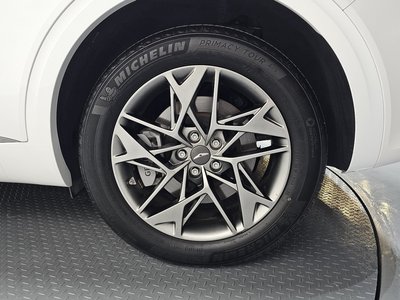 صورة 8 لـ 2024 Genesis GV70
