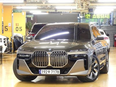 BMW 7 SERIES - 2