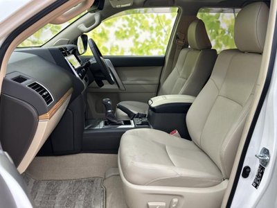 TOYOTA LAND CRUISER PRADO - 6