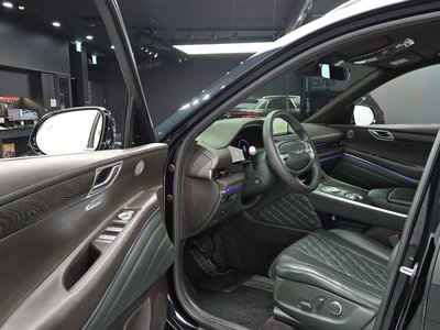 2020 Genesis GV80 thumbnail 13