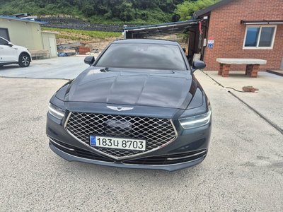 GENESIS G90 - 1