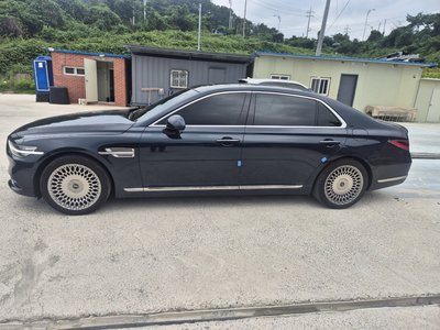 GENESIS G90 - 3