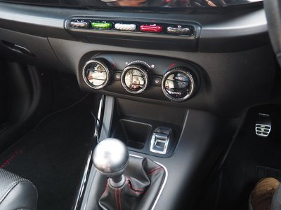 2013 ALFA Romeo JULIETTA 缩略图 12