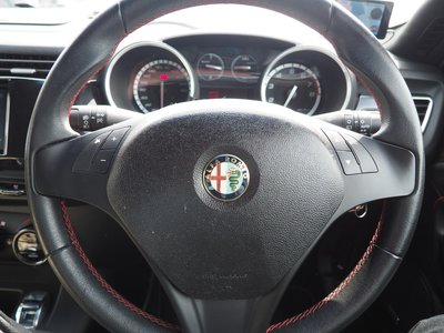 2013 ALFA Romeo JULIETTA 缩略图 20