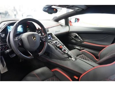 LAMBORGHINI AVENTADOR - 10