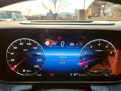 MERCEDES-BENZ GLC - 8