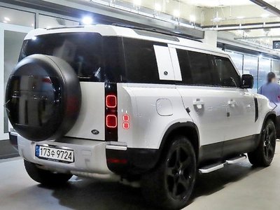 LAND ROVER DEFENDER - 3