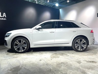 AUDI Q8 - 9
