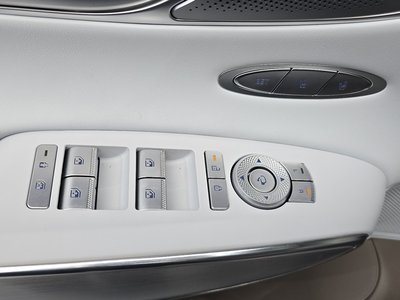 2024 Genesis GV70 thumbnail 27