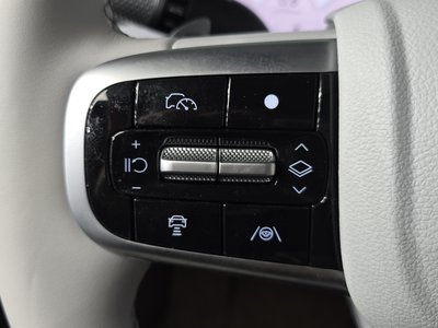 2024 Genesis GV70 thumbnail 21