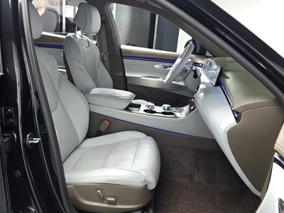 2024 Genesis GV70 thumbnail 16