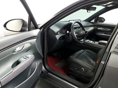 صورة 10 لـ 2021 Genesis GV70