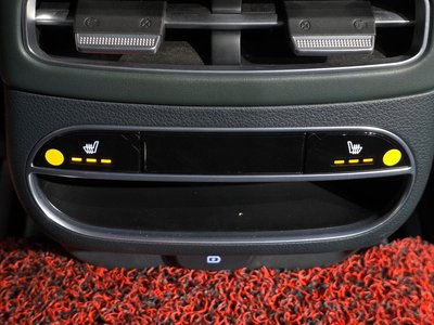 2021 Genesis GV70 thumbnail 19