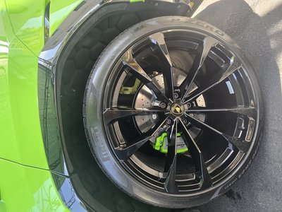 LAMBORGHINI URUS - 6