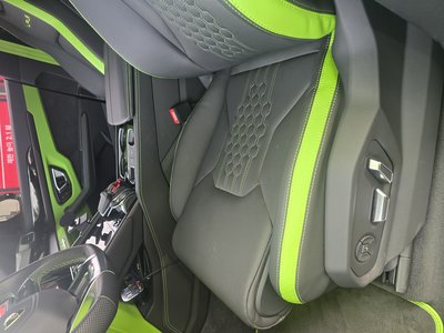 LAMBORGHINI URUS - 10