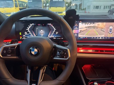 صورة 7 لـ 2025 BMW 5 SERIES