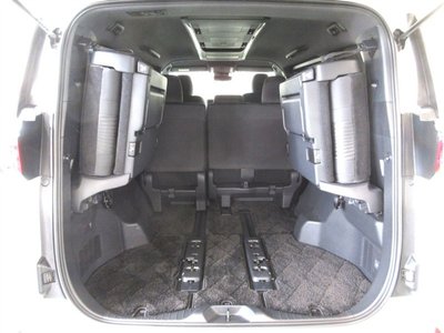 2025 Toyota ALPHARD 缩略图 32