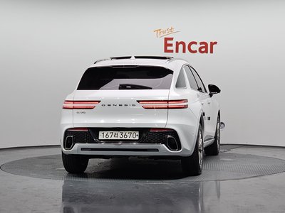 صورة 4 لـ 2021 Genesis GV70