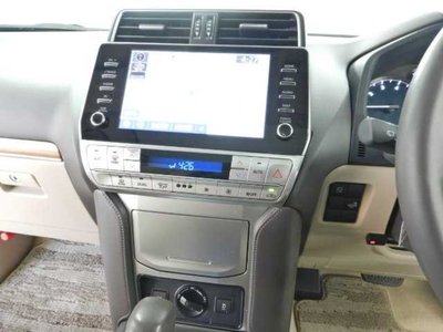 TOYOTA LAND CRUISER PRADO - 7