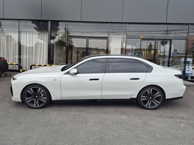 BMW I7 - 2