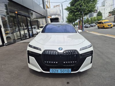 BMW I7 - 1