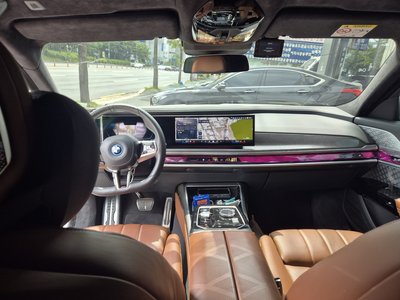 BMW I7 - 8