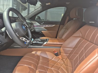 BMW I7 - 9