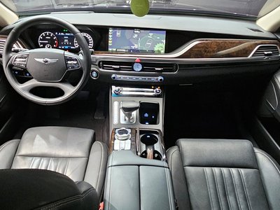 2019 Genesis G90 photo 5