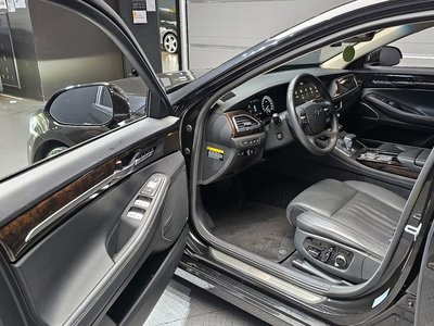 2019 Genesis G90 photo 10