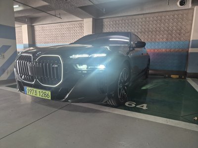 BMW I7 - 4