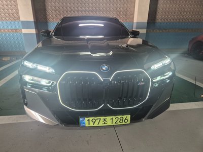 BMW I7 - 1