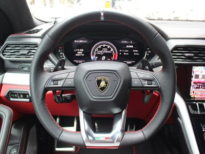 2020 Lamborghini URUS thumbnail 17