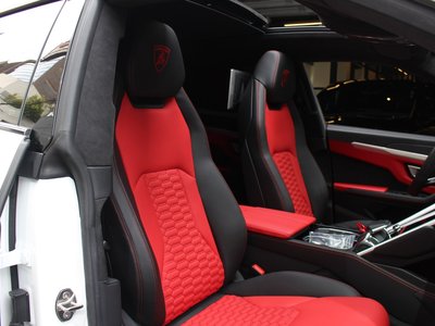 2020 Lamborghini URUS thumbnail 21