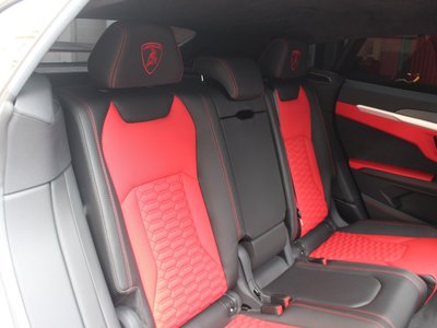 2020 Lamborghini URUS thumbnail 23