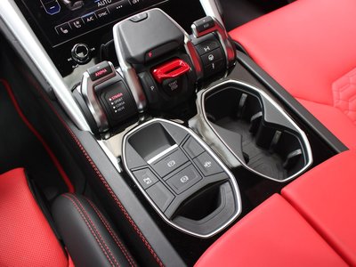 2020 Lamborghini URUS thumbnail 19
