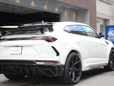 2020 Lamborghini URUS thumbnail 12