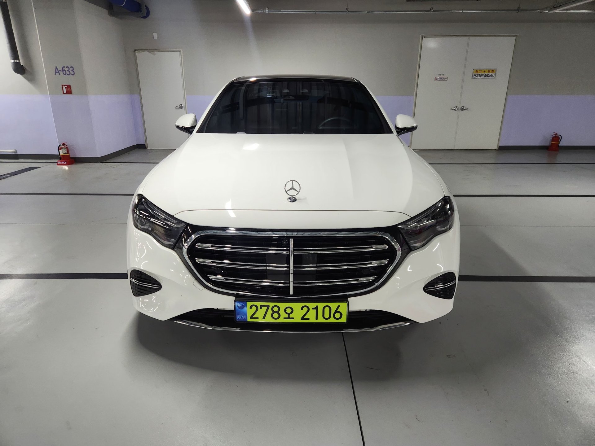 MERCEDES-BENZ E-CLASS - View 1