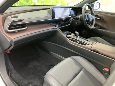 TOYOTA CROWN CROSSOVER - 7