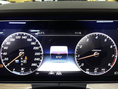 MERCEDES-BENZ E-CLASS - 8