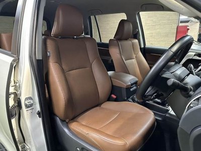 TOYOTA LAND CRUISER PRADO - 9