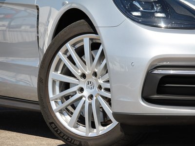 PORSCHE PANAMERA - 8