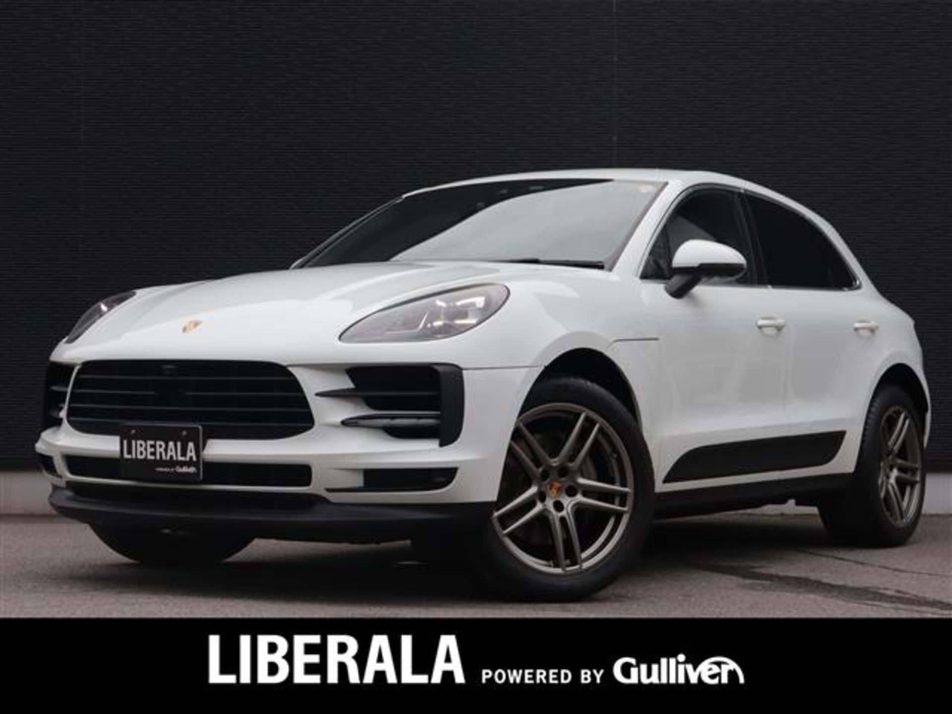 PORSCHE MACAN - View 1