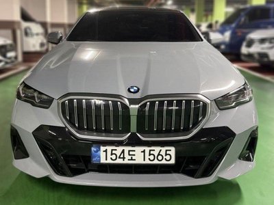 BMW 5 SERIES - 1